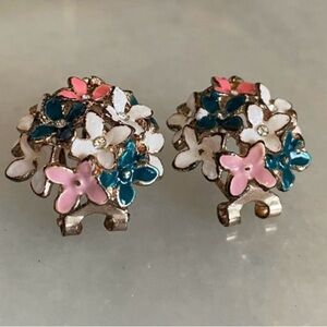 Vintage Retro Floral Cluster Earrings in Pink, White, and Blue
